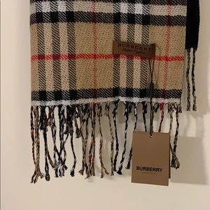 Burberry vintage checkered scarf NWT